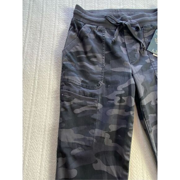 DEMOCRACY Small HIGH RISE CAMOUFLAGE PRINT JOGGERS - Picture 4 of 8